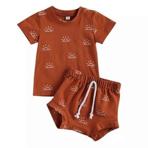 NWT sunshine two piece set